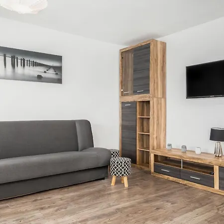 Kolejowa By Renters *